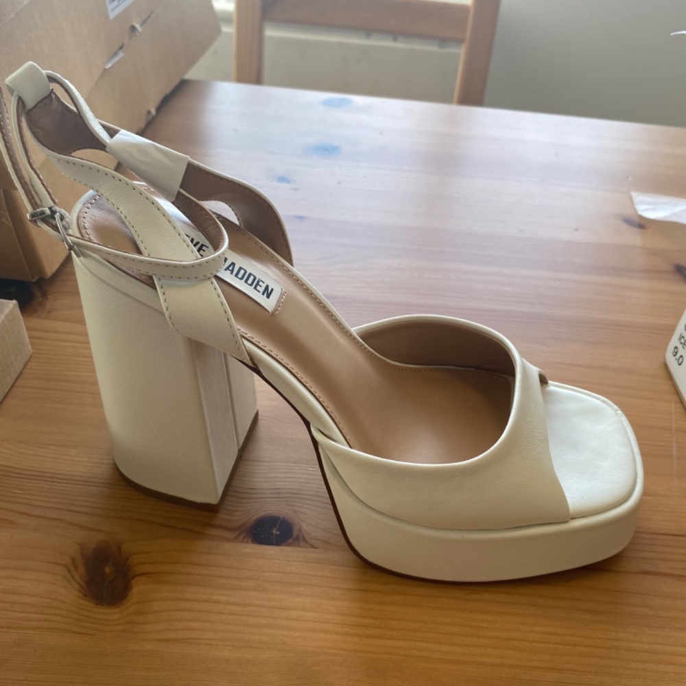 Steve Madden Carolyn Ice Leather Size 9 Shoes